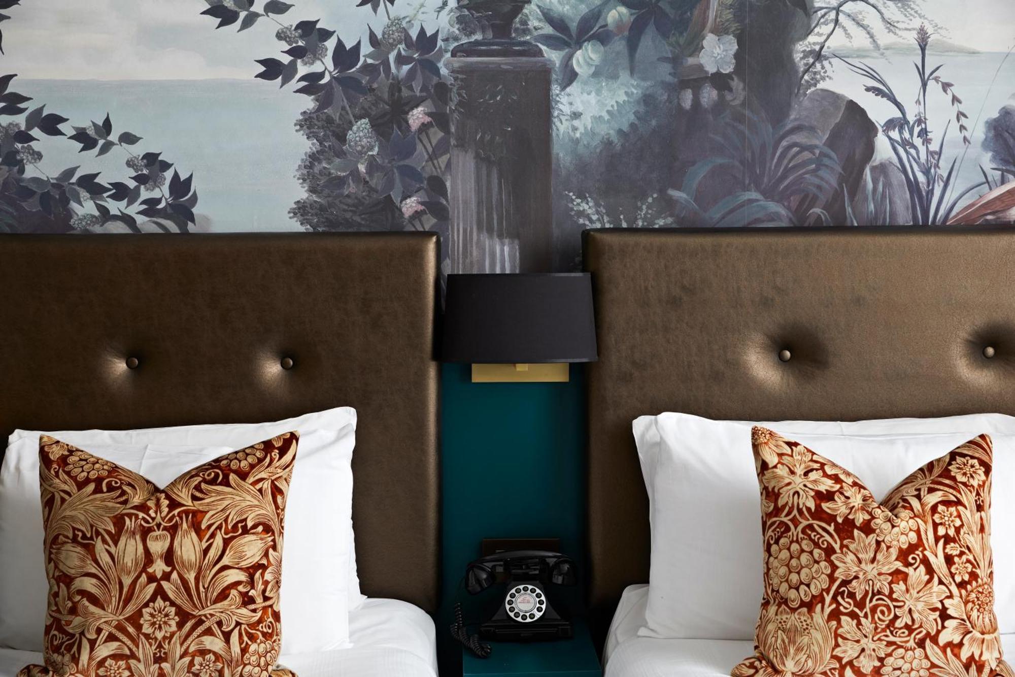 The Portico Hotel London Exterior photo